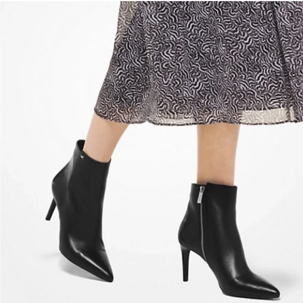 MICHAEL Michael Kors Leather Dorothy Flex Mid Booties
